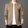 Cárdigan de Punto para Hombre 2025 Otoño Nueva Moda Extranjera Elegante con Cuello Bordado Chaqueta Suéter Casual para Hombre