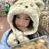 Novo Chapéu de Urso de Pelúcia de Inverno 2025 para Mulheres, Chapéu com Capuz Espesso e Quente para Adultos com Proteção para Orelhas, Estilo Fofo Lei Feng