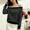 Top de punto a rayas de manga larga de un solo hombro estilo coreano perezoso para mujer, nuevo, primavera/otoño, puro deseo, chic, versátil, blanco