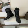Botas Fashion Retro Outono Inverno Saia Temperamento 2026 Novo Estilo Tendência Combina com Botas de Cano Curto Dobras sobrepostas Emagrecedor Versátil Botas Femininas