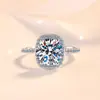 Anillo de Diamante Moissanita de 2 Quilates Color D Venta Caliente Transfronteriza Europea y Americana Anillo de Plata de Ley S925 con Sensación de Lujo Ligero de Gama Alta En Stock Venta al por Mayor