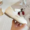 Zapatos de piel para niña, nuevos modelos de primavera y otoño, zapatos planos versátiles estilo coreano para niños, zapatos de princesa de suela blanda con lazos para niñas pequeñas