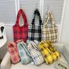 Bolsa Transversal Estilo Coreano Vintage Xadrez Grande Capacidade Casual Bolsa de Ombro Estilo Acadêmico Combina com Tudo Axilar Pelúcia Bolsa Feminina