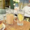 Taza de Vidrio Simple Ins Taza Femenina de Aspecto Elegante Taza de Agua con Asa Popote Leche Rayas Verticales Patrón Martillado Taza Cuadrada