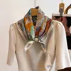 Bufanda Nueva de Verano Amigable con la Piel para Mujer, Bufanda Cuadrada Fina de Algodón Imitación Terciopelo de Doble Cara Bicolor, Bufanda de Seda Artística y Versátil
