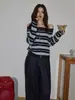 Top de punto a rayas con bloques de color otoñales, de un solo hombro para mujer, con cuello Henley retro, detalles de botones, mangas largas y efecto adelgazante, perfecto para principios de otoño