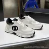 Zapatillas de Corredor Estilo Chanel Transfronterizas en Stock 2025 Nuevas de Malla con Aumento de Altura Suela Gruesa Blancas y Negras Panda