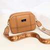 Comércio exterior fornecimento direto bolsa feminina atacado outono 2024 nova bolsa quadrada pequena de personalidade simples bolsa mensageiro para celular com alça larga de letra