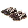 2026 Novo Estilo Sapatos de Pano da Velha Pequim para Mulheres, Leves, com Solado Macio, Calçados Slip-On Confortáveis para Mães de Meia-Idade e Idosas, Sapatos Casuais