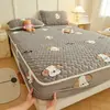Juego de Sábana Bajera Ajustada de Terciopelo de Leche Espeso Clase A de Tres Piezas Protector de Colchón Cálido de Lana para Invierno Cubierta de Cama de Terciopelo de Algodón Acolchado para Bebé