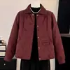 Jaqueta Feminina de Algodão com Gola Matelassê Diamante Retro Outono Inverno Nova Curta Com Pelúcia Quente Roupa de Mãe Outerwear para Meia-idade e Idosos Roupas de Algodão