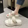 Chinelos de EVA Femininos para Uso Externo Novos com Fundo Grosso Chinelos de Encaixe Praia Antiderrapantes Duas Formas Fundo Macio Sandálias Planas de Tira Dupla para Mulheres