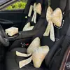 Novo apoio de cabeça e suporte lombar para carro 2026, apresentando um novo design criativo estilo chinês, uma almofada decorativa com laço e fita, e uma almofada para carro