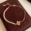 Pulseira de Rede Azul Dourada com Flor de Vidro Pérola Zircônia Brilhante Pulseira Elegante de Luxo Leve Joia de Mão Versátil da Moda