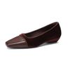 Frete grátis sapatos de couro bovino lavado com cabeça quadrada, estilo simples, costura de camada única, boca baixa, salto baixo, marrom, coringa, sapatos pequenos de couro