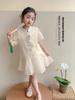 Traje de estilo nacional de primavera y verano para niñas, estilo occidental, nuevo conjunto de dos piezas de manga corta chino para niñas, vestido informal de verano fino y a la moda para niñas.
