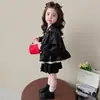 Chaqueta de cuero para niña, nueva colección otoño 2026, ropa de primavera y otoño para niños, chaqueta de cuero elegante y a la moda para bebés niñas