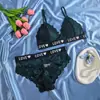Conjunto Sexy de Lingerie com Renda de Malha Bordada Coração com Letras