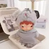 Solo ropa de muñeca: Colgante de muñeca de peluche de vinilo de la serie Hirono Road Log, conjunto de ropa para muñeca Hirono, abrigo, sombrero