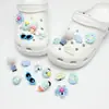 Decoraciones de zueco de dibujos animados abeja linda piña accesorios DIY hebillas de zapato dijes para zapatos versátil transfronterizo en stock al por mayor