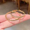 Pendientes de Aro Geométricos Estilo Europeo y Americano con un Ambiente de Alta Gama, Elegante, de Moda y Tendencia, Populares entre los Influencers, Nuevos Accesorios de Oreja de Moda 2026