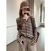 Cárdigan de punto a rayas estilo coreano para mujer, con cuello redondo, manga larga, nueva colección de otoño, top holgado y favorecedor.
