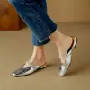 Sandálias Rasteirinhas com Strass Femininas Verão 2024 Novas Douradas Baotou Meias Chinelos de Uso Externo Prateadas Estilo Fada Chinelos
