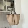 Bolso grande retro simple transfronterizo para mujer, nuevo bolso tote texturizado de moda, gran capacidad, versátil para el trabajo, bolso de hombro moderno