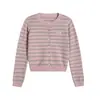 Cárdigan de punto rosa a rayas estilo coreano Andy Velvet Wash, diseño de dos piezas simulado, perfecto para usar en capas como suéter o prenda exterior en otoño e invierno.