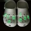 Decoraciones Personalizadas para Zapatos Crocs Charms para Zapatos Resplandor Fluorescente en la Oscuridad Accesorios para Zapatos de Jardín Letras y Números Amazon Transfronterizo