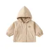 Chamarra con Capucha Bordada con Letras Estilo Coreano para Bebés y Niños Pequeños, Nueva de Otoño Casual Cálida a Prueba de Viento de Manga Larga