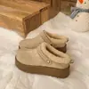 Zapatos Birkenstock suela gruesa con forro polar cálidas botas de nieve pantuflas de media caña pantuflas de algodón para mujer para usar al aire libre invierno nuevas pantuflas de pelo
