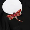Broche de libélula con pedrería de alta calidad europeo y americano, aleación electrochapada, corsage animal retro, pin de lote para accesorios de ropa de mujer