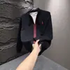 Otoño Nuevo Marca de Moda para Hombre Bordado Cuello Alto Bloque de Color Cremallera Sudadera Moda Juvenil Versátil Cárdigan Chaqueta Abrigo