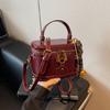 Bolso Pequeño Cuadrado Vintage de Gama Alta Bolso Caja con Cadena Chio2nd Bell Bolso de Mano de Moda para Lipstick Bolso Cruzado de Cara Brillante