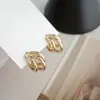 Aguja de Plata 925 Nuevo 2020 Pendiente de Aro Distintivo Ausente Diseño de Nicho Temperamento Europeo y Americano Estilo de Hong Kong Celebridad de Internet Pendientes Retro