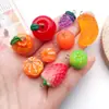 Accesorios de Frutas de Simulación de Resina Limón Tridimensional Uvas Fresas Manzanas Accesorios para Joyería Colgantes para Manualidades Collares Colgantes