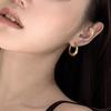 Brincos de argola lisos dourados estilo coreano, agulha de prata, femininos, luxo leve, moda, personalidade, temperamento, brincos de alta qualidade, modernos