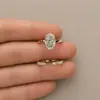 Anillo de Luz Radiante Retro Francés de Alto Carbono con Forma de Huevo de Paloma Lujo Moda Corte Flor de Hielo Anillos Apilables Anillo de Compromiso para Mujer