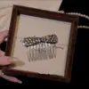 Accesorios Coreanos para el Cabello Estilo Retro Francés Puntos Negros y Blancos Peine de Inserción Invertida para Flequillo Simple Versátil Antideslizante Peine para Cabello Suelto