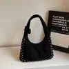 Bolsa versátil para o dia a dia para mulheres, nova bolsa de ombro lisa de camurça para o outono de 2026, bolsa tote de grande capacidade