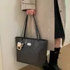 Bolsa de Axila Retrô de Grande Capacidade para Mulheres 2025 Outono e Inverno Nova Bolsa de Ombro Satchel Casual Diária Bolsa Tote de Nicho