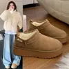 Sandálias Birkenstock Grossas com Forro de Lã e Solado Espesso Estilo Coreano para Mulheres, Novo Estilo Inverno 2026, Cano Baixo, Calor do Nordeste, Sapatos Grandes de Algodão Parecendo Pão