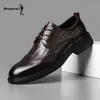 Sapatos Masculinos de Couro Atacado, Sapatos Formais de Couro Genuíno para Primavera e Outono, Sapatos Casuais Masculinos Estilo Britânico com Aumento de Altura, Brogues para Casamento