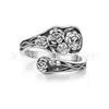 Anillo con forma de cuchara de piedra lunar victoriano europeo y americano transfronterizo Anillo con textura de relieve estilo bosnio retro de ágata negra