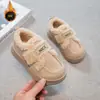 Zapatos de Algodón para Niños 2026 Otoño/Invierno Nuevo Estilo Botas de Nieve con Forro de Terciopelo para Niñas Suela Antideslizante Tallas Medianas/Grandes para Niños Cálidas para Exteriores Botas Cortas
