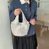 Bolsa de Tela Bordada Bolso de Mano para Mujer Gran Capacidad Múltiples Bolsillos Bolso Cubo para Viajes Diarios Bolso de Tela Simple Nuevo Estilo 2026 Bolso de Hombro
