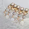 Llaveros Transfronterizos Estilo Lindo con Colgantes de Letra y Mariposa, Dijes para Bolsos, Pequeños Regalos, Productos Terminados al Por Mayor