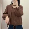 Elegante Camisa de Manga Larga con Escote en V y Cinta para Mujer, Nueva Blusa Corta Otoño 2026 para Mujeres Pequeñas, Top Versátil que Reduce la Edad