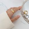 Marca Estilo Francés Lujo Ligero Diseño de Nicho Anillo de Perlas de Imitación Acero de Titanio Chapado en Oro de 18K Anillo Apilable para Comer Celebridad de Internet para Mujeres